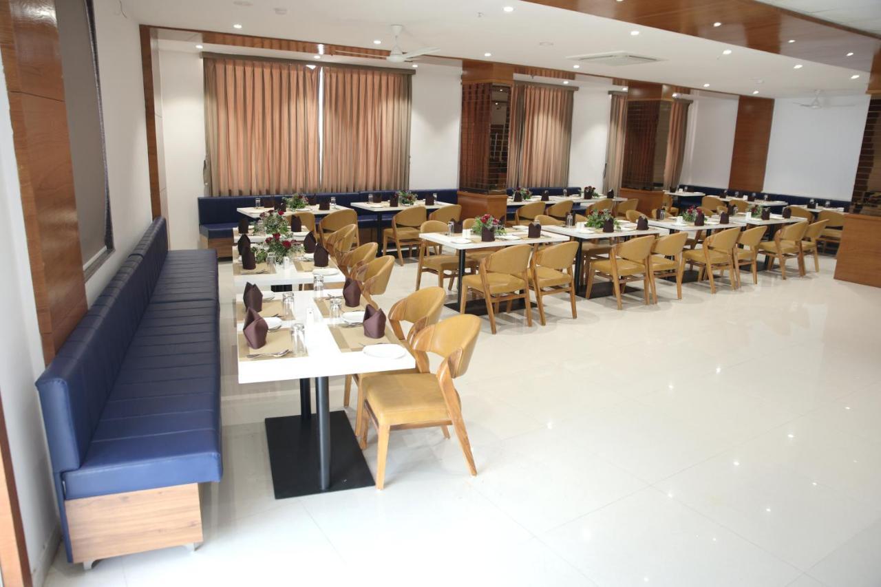 Lords Eco Inn, Ambaji Kültér fotó