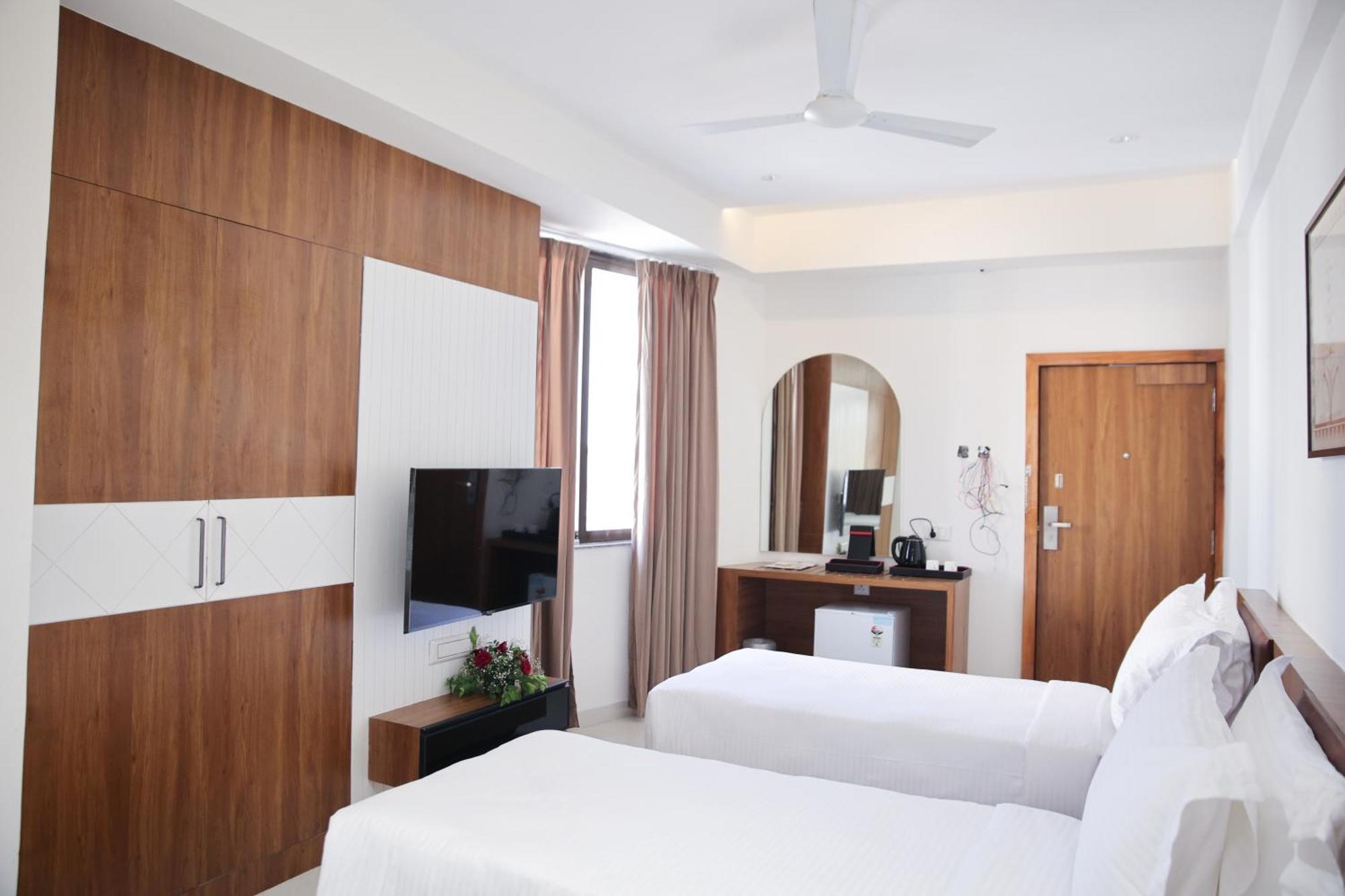 Lords Eco Inn, Ambaji Kültér fotó