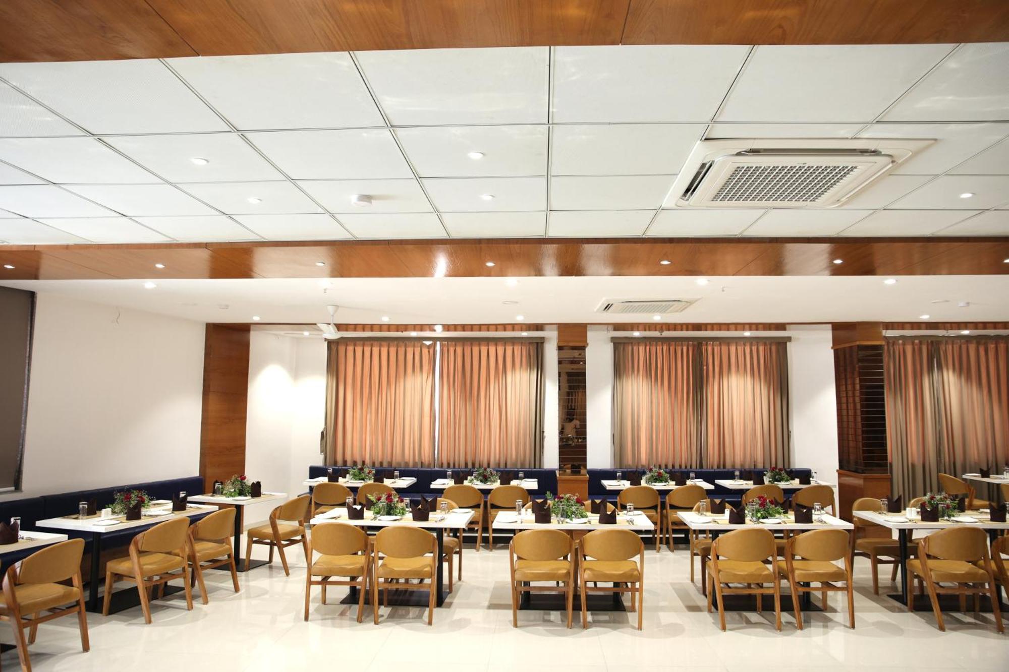 Lords Eco Inn, Ambaji Kültér fotó